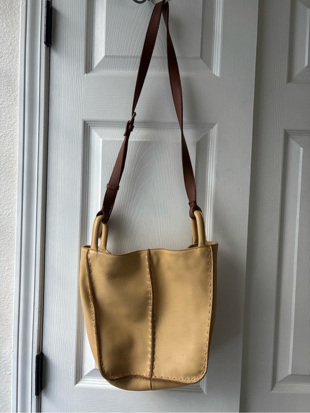 The Sak Los Feliz Slouchy Crossbody Bag Buttercup Adjustable Strap Soft Leather - Picture 2 of 11